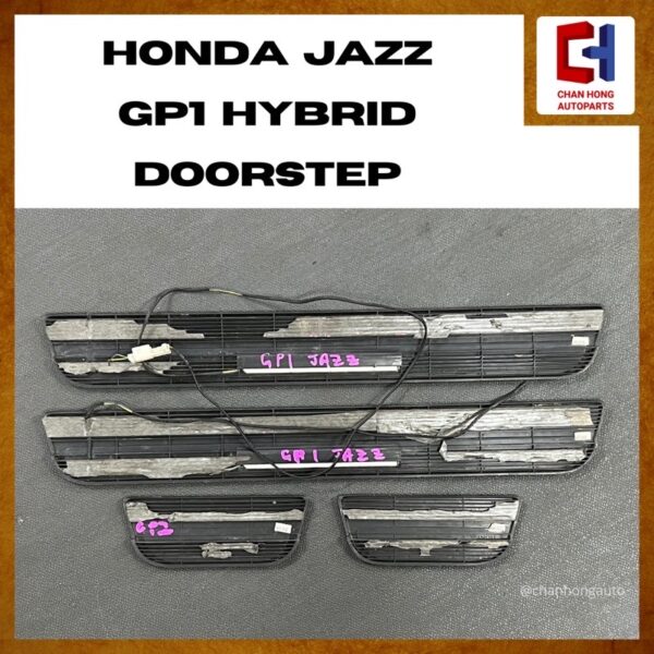 Honda Jazz GP1 Hybrid Doorstep/Sill Scuff Plate [Used] - Image 2