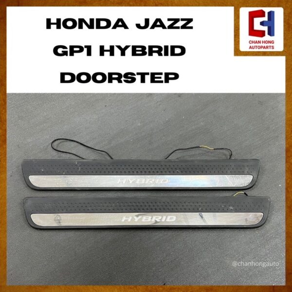 Honda Jazz GP1 Hybrid Doorstep/Sill Scuff Plate [Used] - Image 3