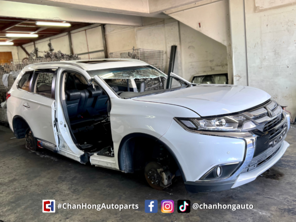 Mitsubishi Outlander 2016 Half Cut - Image 9