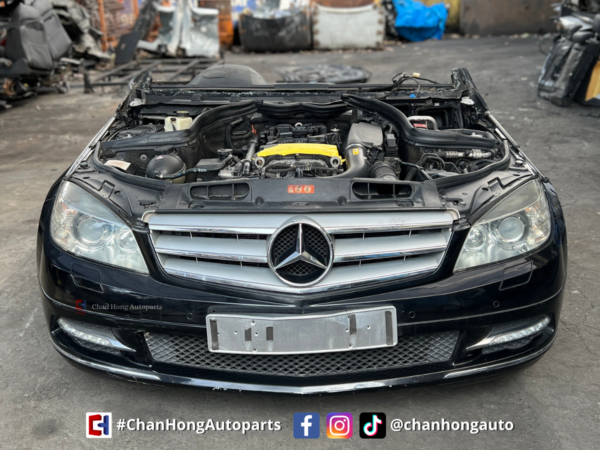 Mercedes-Benz C-Class W204 Half Cut (271860 Engine)