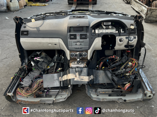Mercedes-Benz C-Class W204 Half Cut (271860 Engine) - Image 3