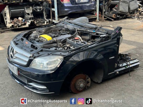 Mercedes-Benz C-Class W204 Half Cut (271860 Engine) - Image 4